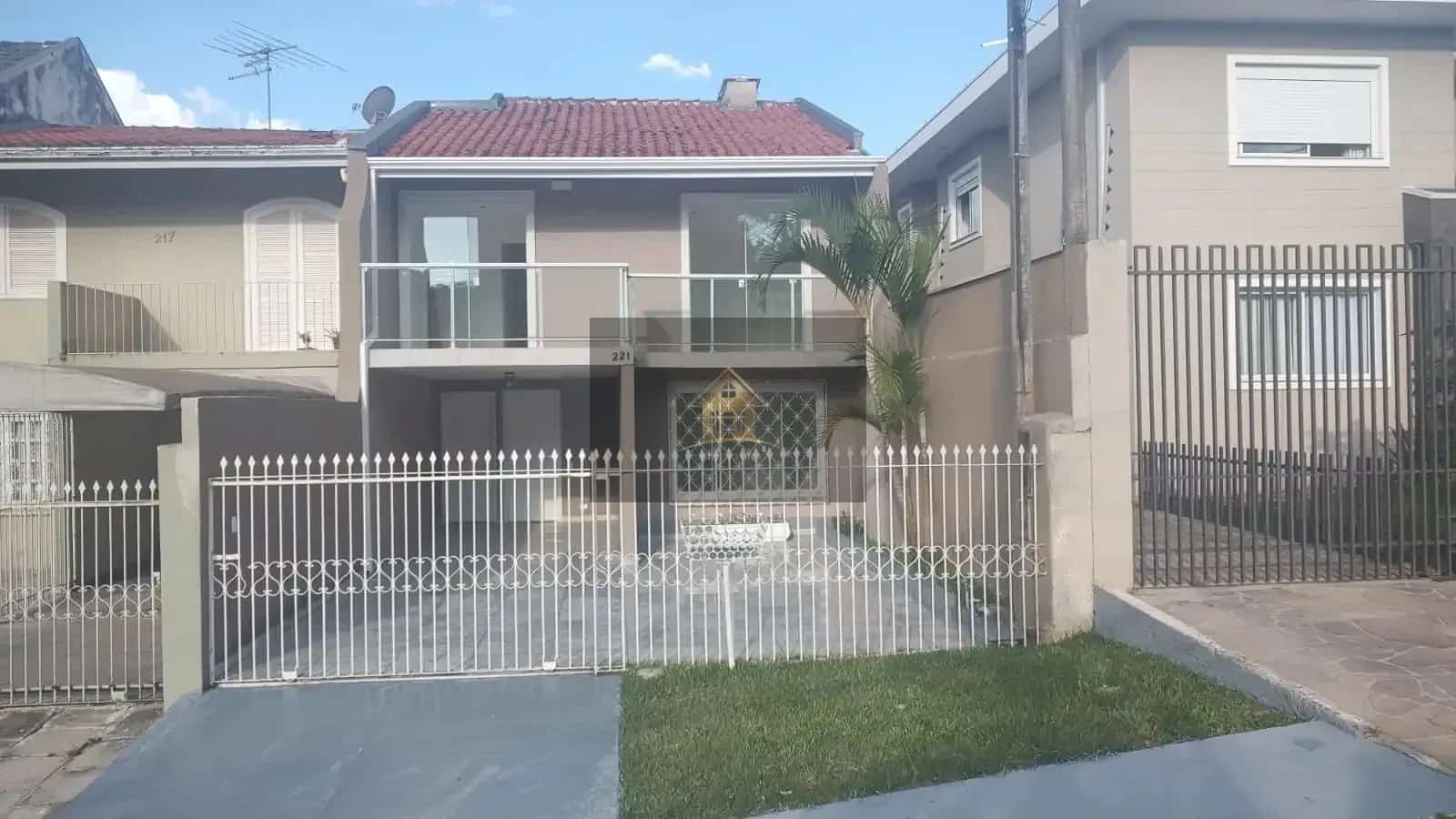 Sobrado à venda no Novo Mundo, Curitiba PR, R$ 850.000,00!!!